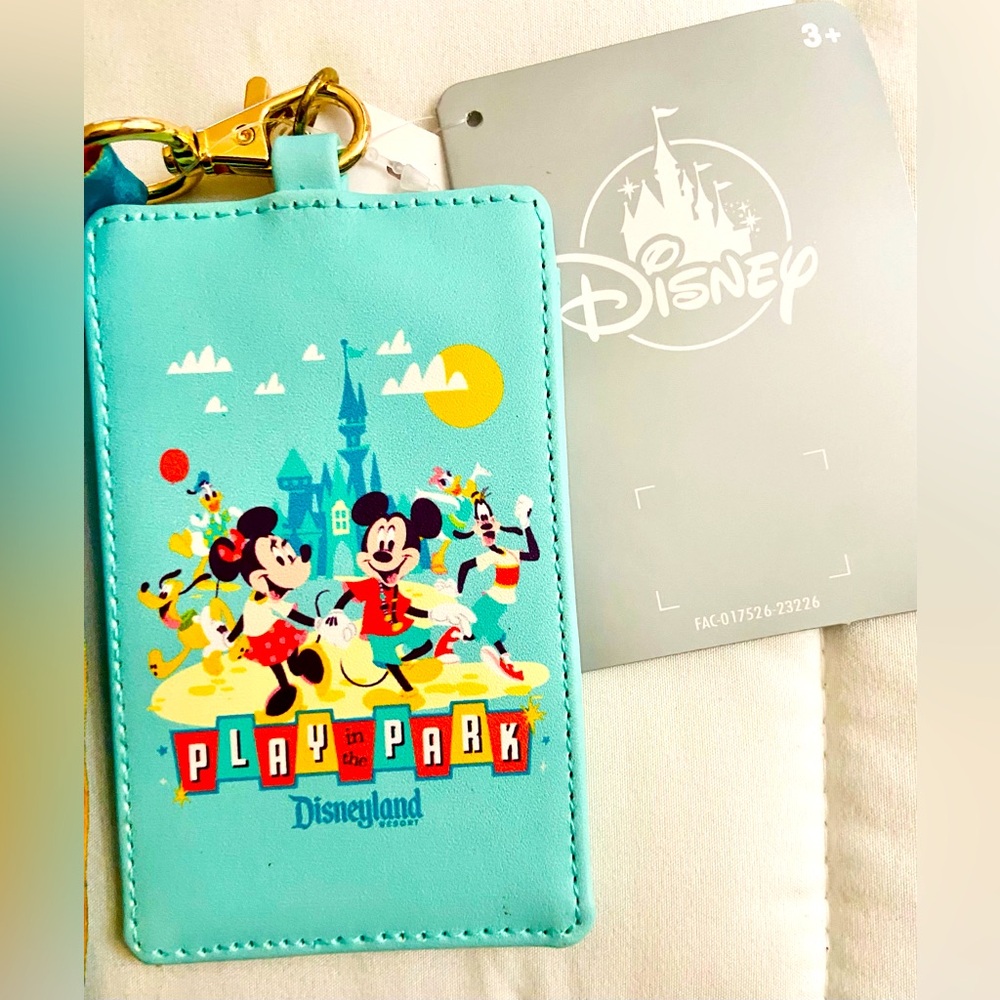 Disney Parks Mickey & Friends Play in the Park Lanyard/ID Holder Disneyland NWT